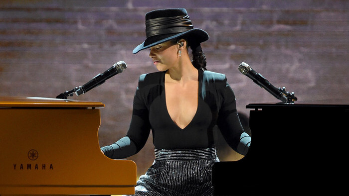 Grammy Awards : Alicia Keys joue sur deux pianos