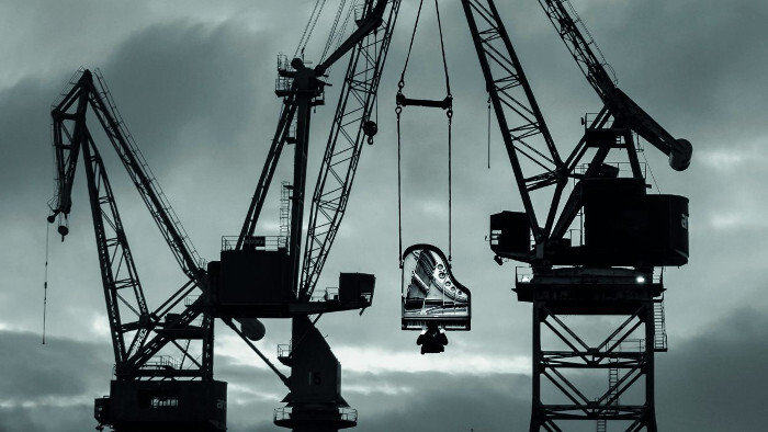 Il jouait du piano en l'air